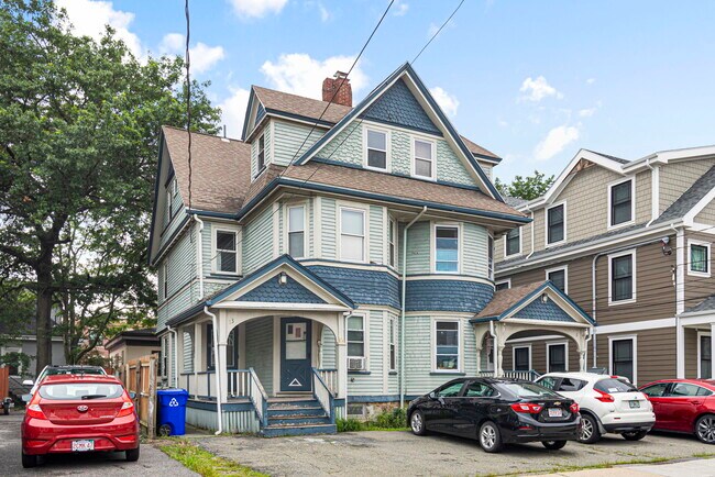 Building Photo - 13 Mansfield St