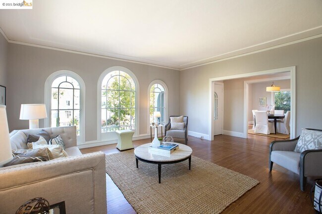 Building Photo - 110 Arbor Dr