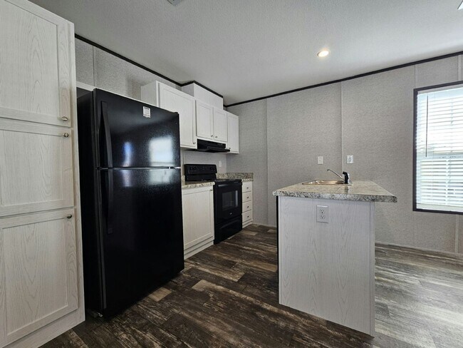 Building Photo - 1042 Myakka Dr