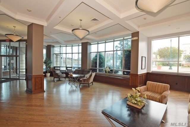 Foto del edificio - 130 Post Ave