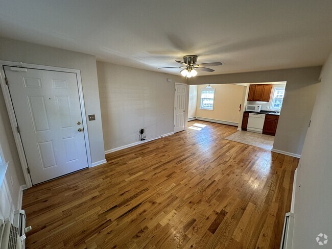 Building Photo - 46 Wedgewood Dr