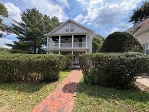 Building Photo - 32 Thayer Rd