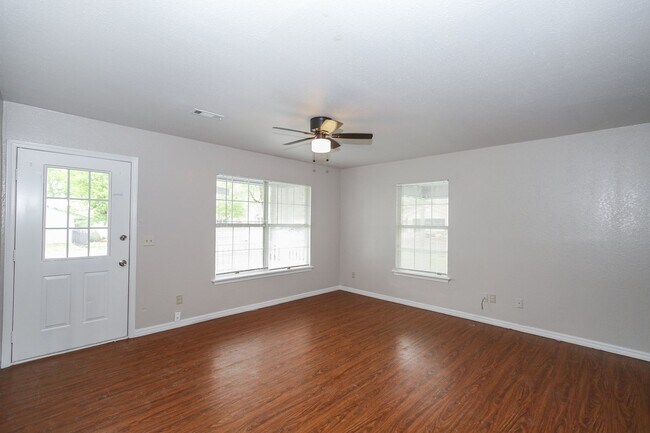 Foto del edificio - 3 Bed 2 Bath in Springdale