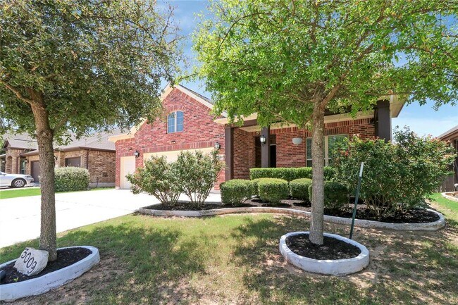 Building Photo - 3009 Silvergrass Cv