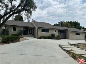 Building Photo - 9254 Balcom Ave
