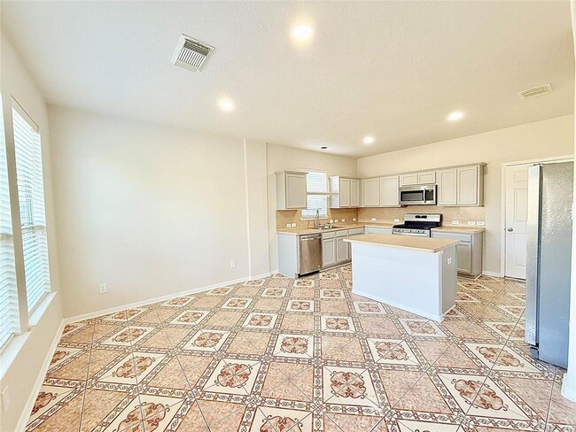 Building Photo - 23744 Martin S Cir