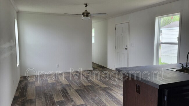 Foto del edificio - 900 N Curry Pike