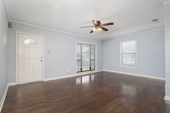 Foto del edificio - Cute One Story Gem