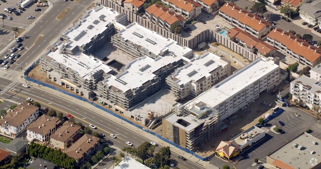 Aerial Photo - Eddy Redondo Residences