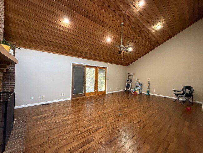 Building Photo - 3 Bedroom 2 Bathroom Home in Kingsport, TN