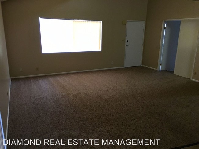 Building Photo - 2201 Pinon Springs Cir
