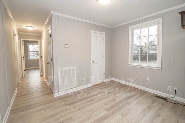 Foto del edificio - 302 Old Dunbar Cave Rd