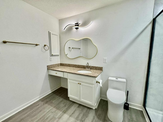 Foto del edificio - 1010 Hummingbird Point Ln