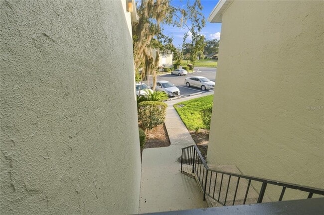 Building Photo - 570 Bahia Cir
