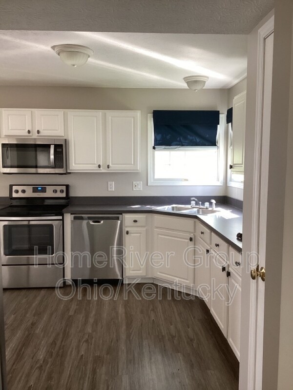 Building Photo - 746 Moreno Dr