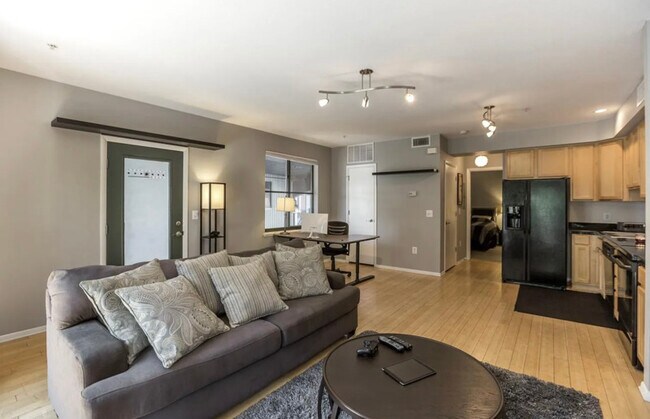 Foto del edificio - 3149 Blake St