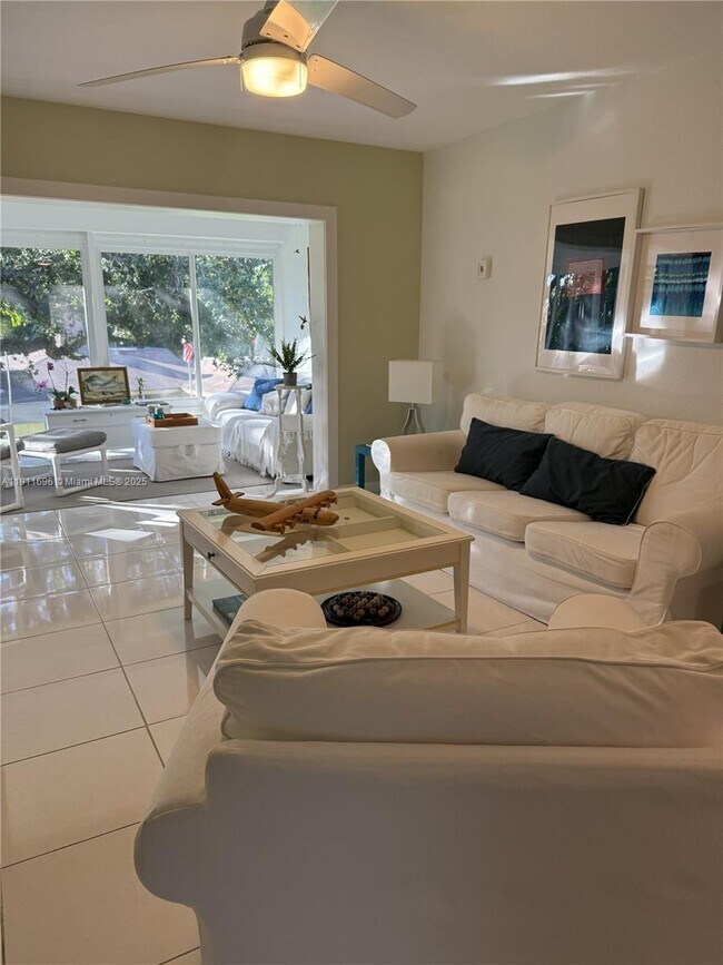 Building Photo - 5141 W Oakland Park Blvd