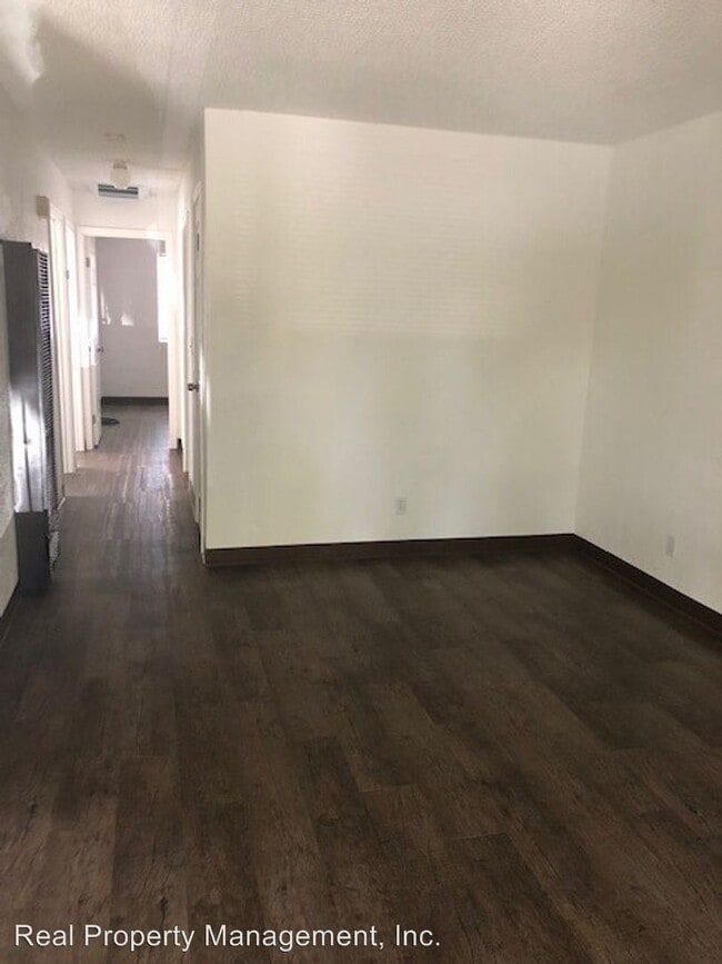 Building Photo - 1007 Layton Rd