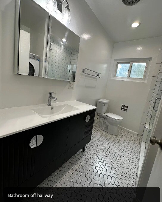 Baño principal - Pico/Robertson Area