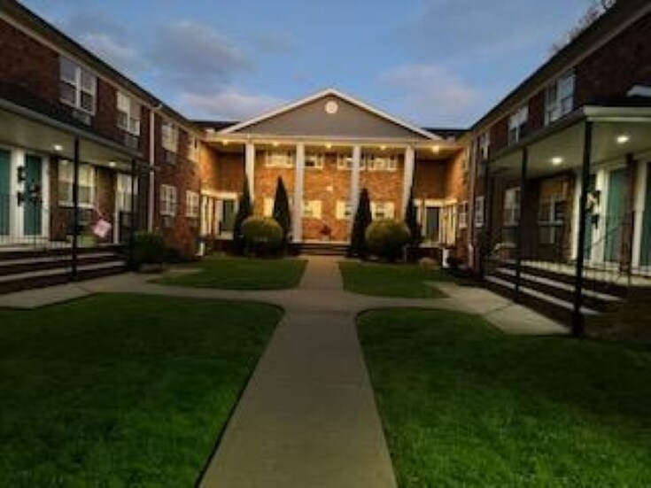 Foto principal - 101 E Blancke St