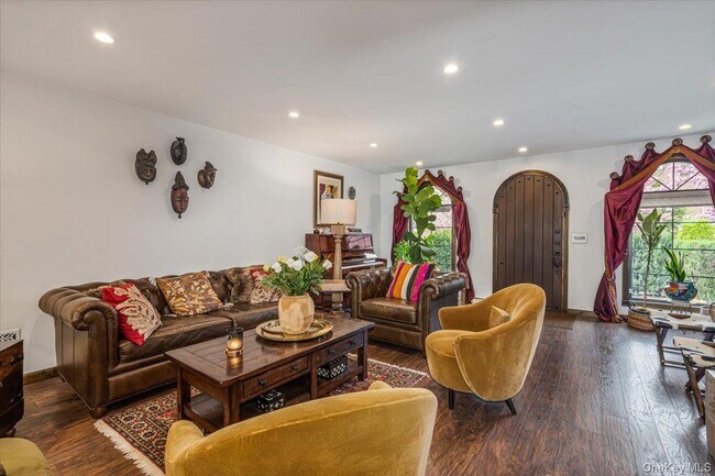 Foto del edificio - 68-48 Fleet St