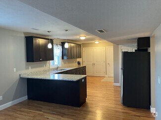 Building Photo - 517 McKinstry Ave