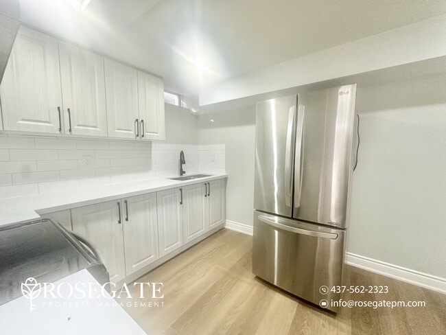 Building Photo - 2-Bedroom + Den Corner Unit with Parking in Mississauga