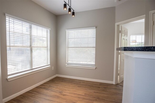 Foto del edificio - 2320 Gracy Farms Ln