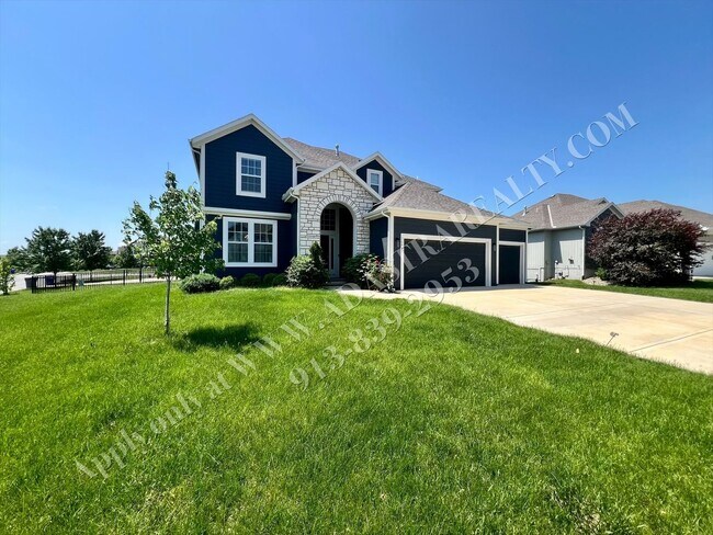 Building Photo - Beautiful 4 Bed 3.5 Bath Home in Olathe-Av...