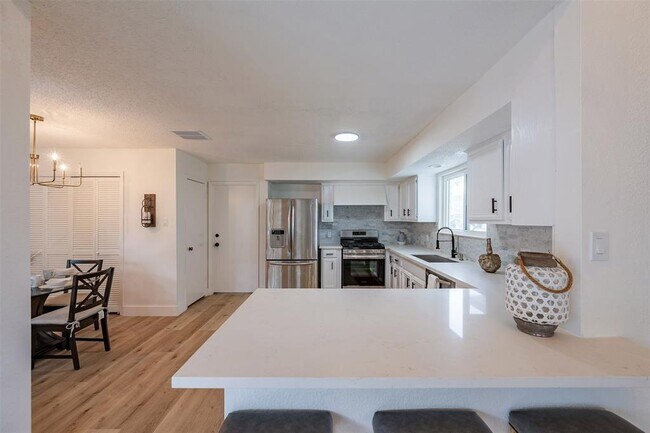 Building Photo - 12719 Ashford Knoll Dr