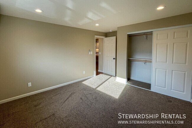 Foto del edificio - 2774 Kincaid St