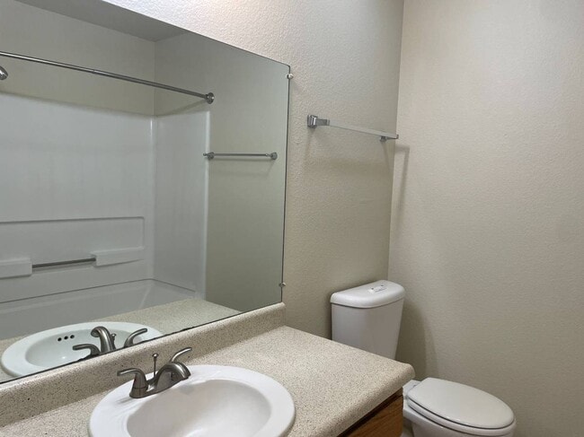 Foto del edificio - 125 Queens Ln