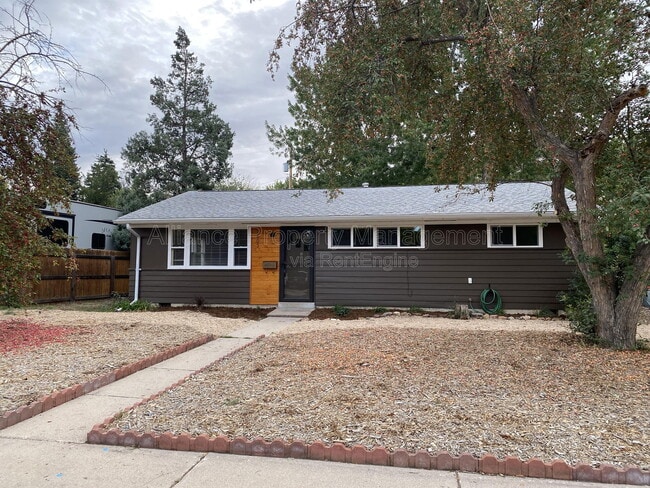 Photo - 2605 Lark Dr House