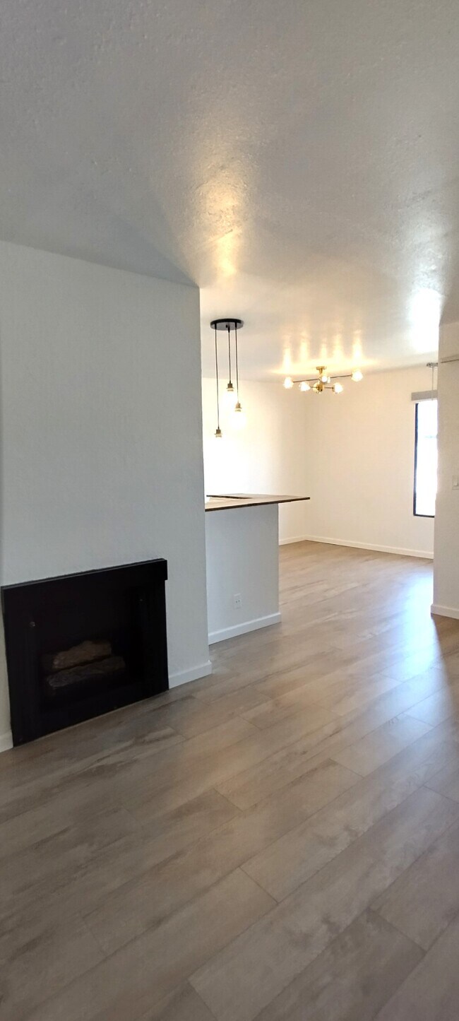 Building Photo - 510 N Maryland Ave