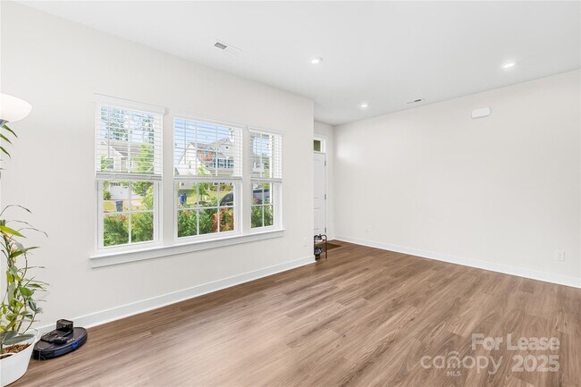 Foto del edificio - 10142 Black Locust Ln