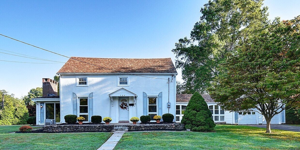 Foto principal - 204 Trout Brook Dr