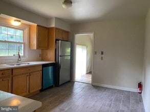 Building Photo - 134 Chapel Hill Dr