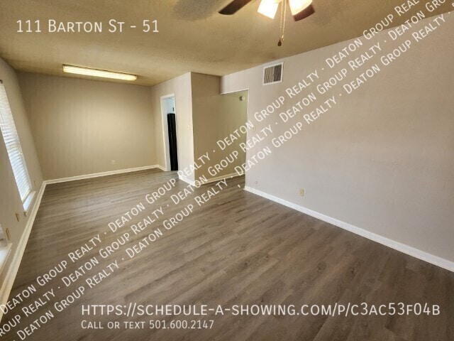 Building Photo - 111 Barton St
