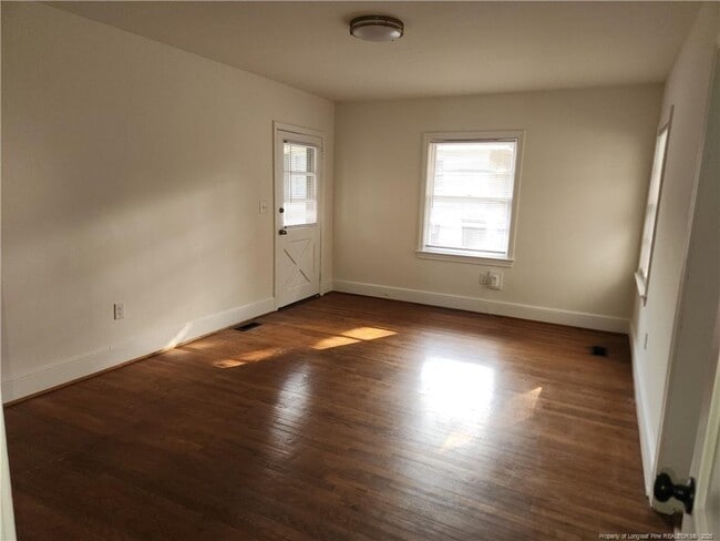 Building Photo - 313 Oakridge Ave