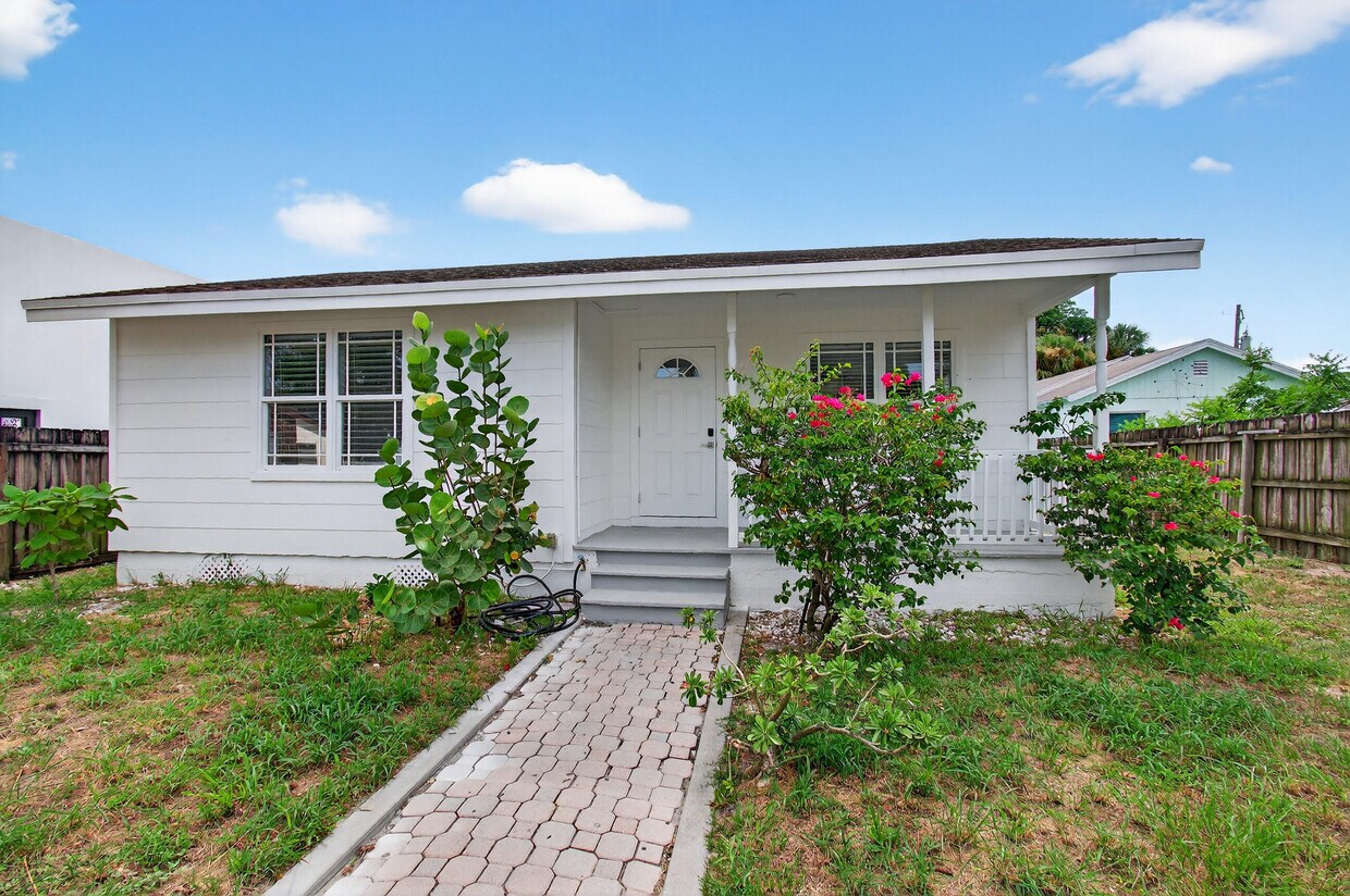 Foto principal - 218 C St