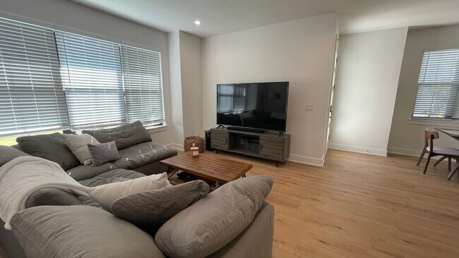 Foto del edificio - WINTER PARK - 3/2.5  Luxury Townhome Close...