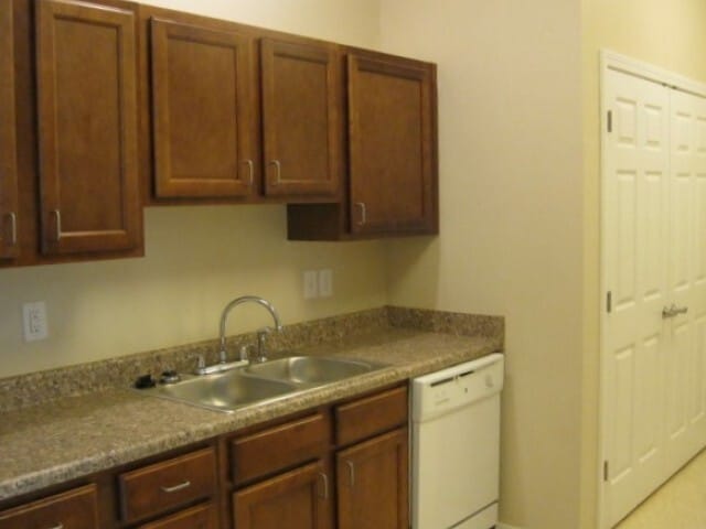 Kitchen - Camille Court