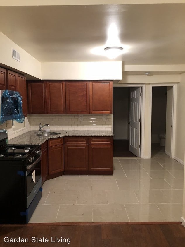 Foto principal - 435 S 17th St