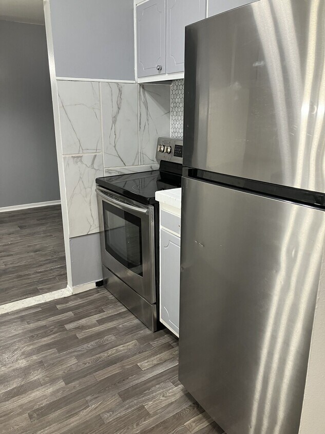 558 E Fox Hills Dr, Bloomfield Township, MI 48304 Condo for Rent in