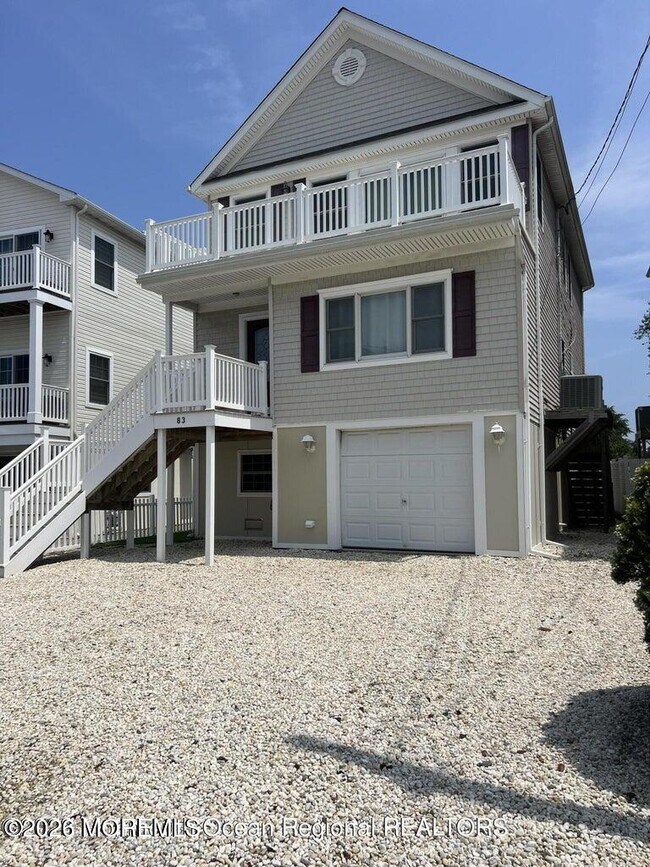 Building Photo - 83 Vanard Dr