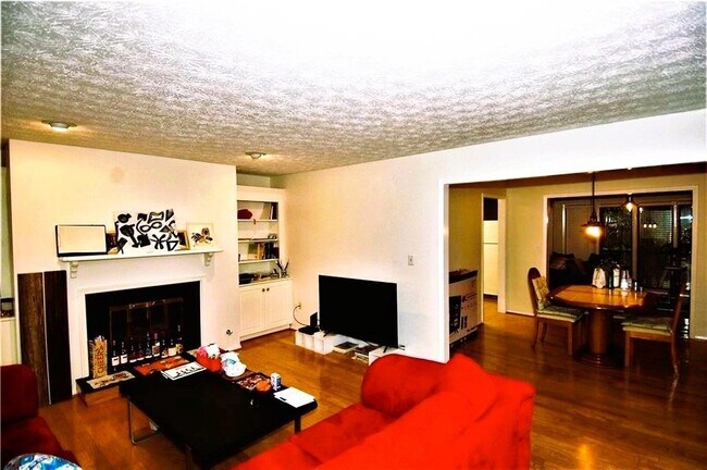 Foto del edificio - 808 Park Ridge Cir