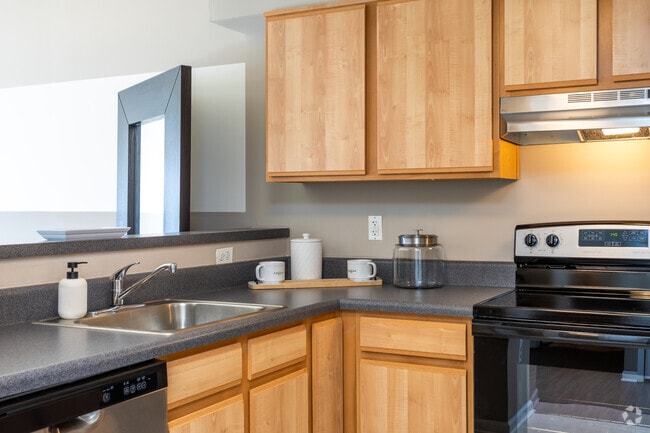 1BR, 1BA - 720SF - Kitchen - 8 Howard and The 305 Apartments