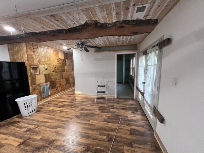 Foto del edificio - 2040 Cambridge Ave