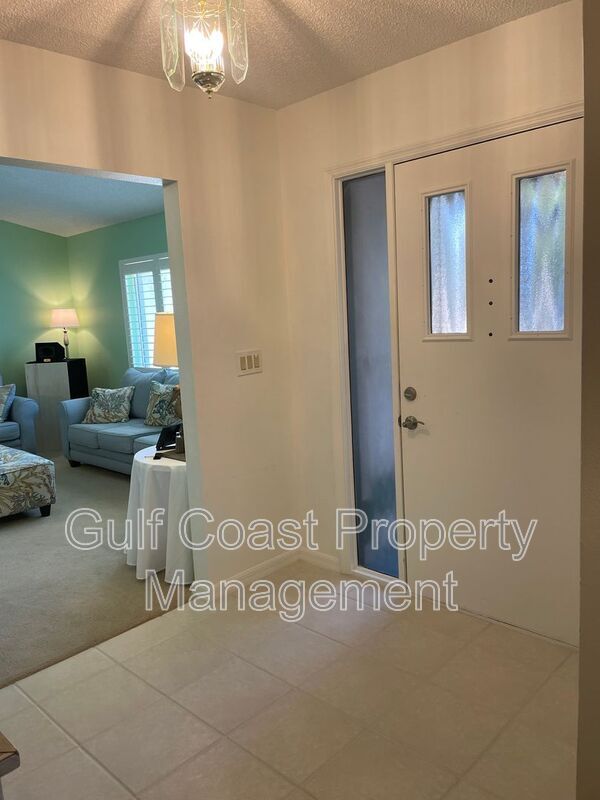 Foto del edificio - 10405 Sandrift Ave