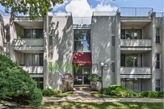 Building Photo - 456 A River Rd